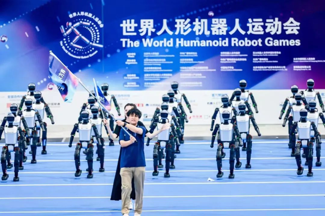 西雙版納傣族自治州智競向未來！2025世界人形機器人運動會盛大啟幕！